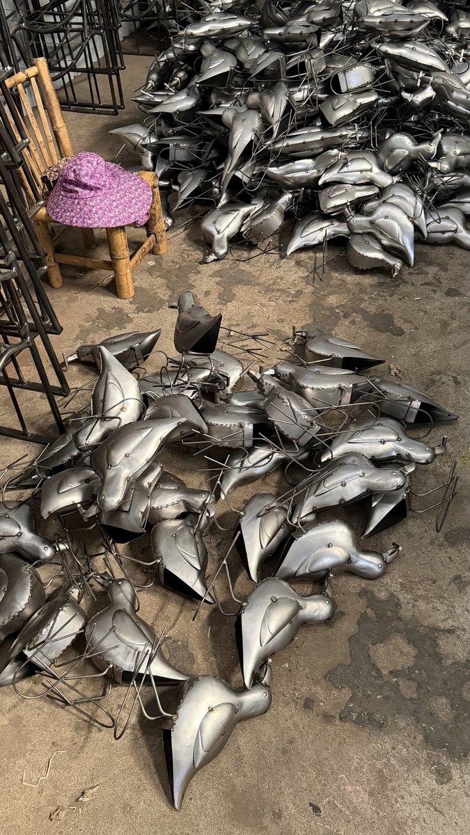 Bulk metal figurines in production