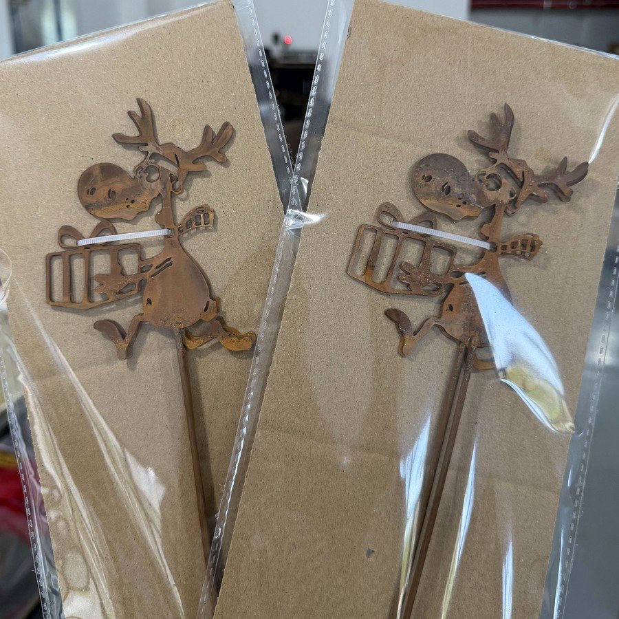 Retail-ready packaged metal garden stakes