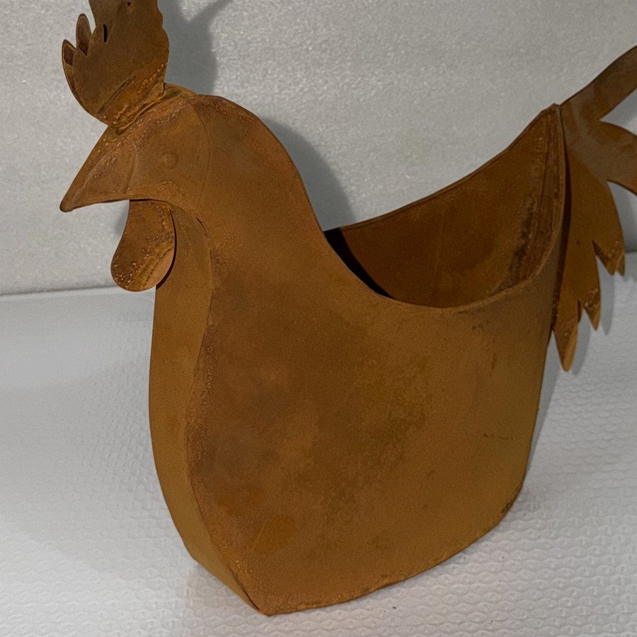 Metal rooster garden decor